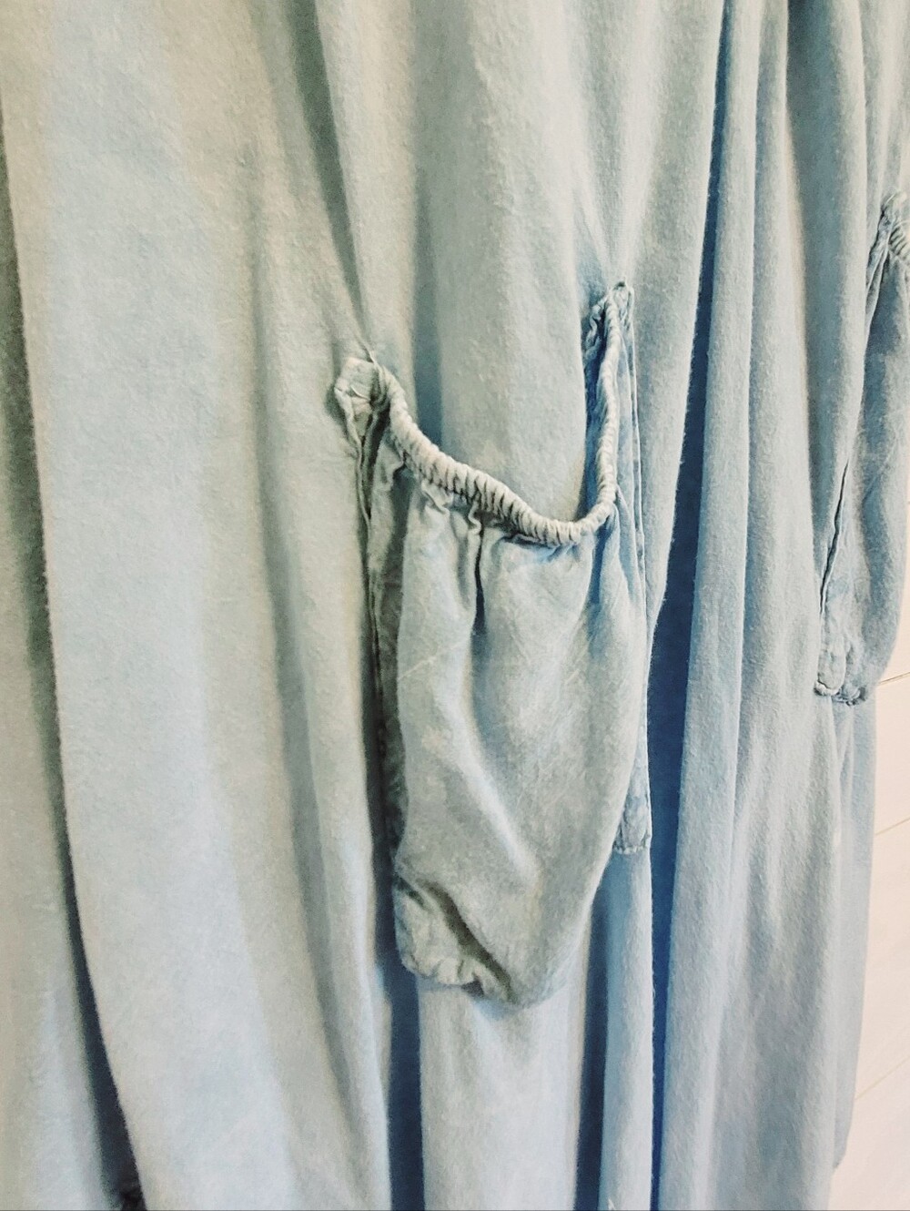 Light Chambray Wash Boho Sleeveless Button Midi Dress with Pockets - Picture 5 of 16